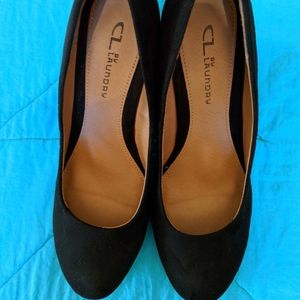 CHINESE LAUNDRY - Black Suede Wedge Heels